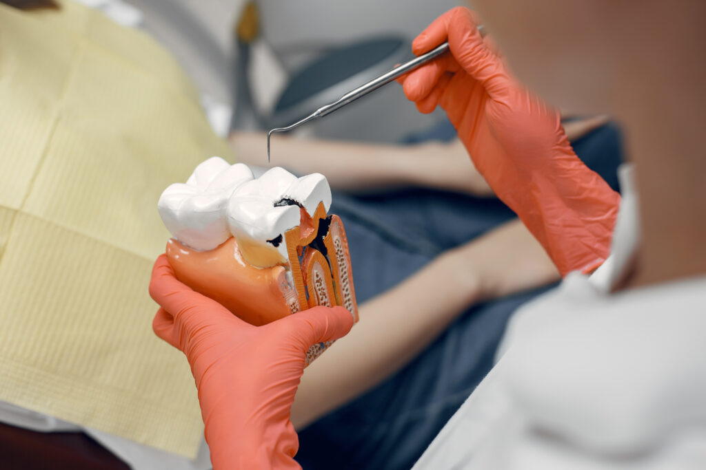 รักษารากฟัน (Endodontics Treatment)